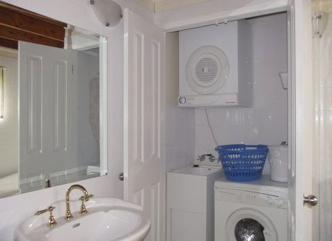 Cosy Cottage - Holiday Home - Tourism Brisbane 1