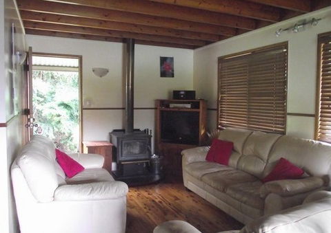 Cosy Cottage - Holiday Home - Tourism Brisbane 3