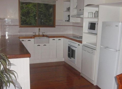 Cosy Cottage - Holiday Home - Tourism Brisbane 4