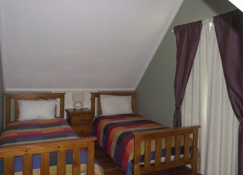 Cosy Cottage - Holiday Home - Tourism Brisbane 5