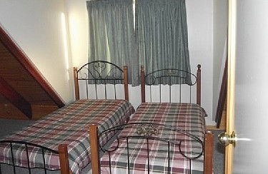 Pineview - Holiday Home - Tourism Brisbane 3