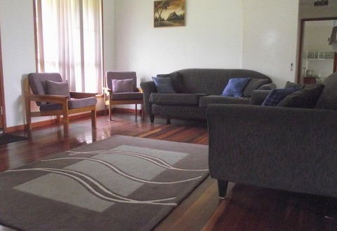 Wallaby Fiesta - Holiday Home - Tourism Brisbane 1