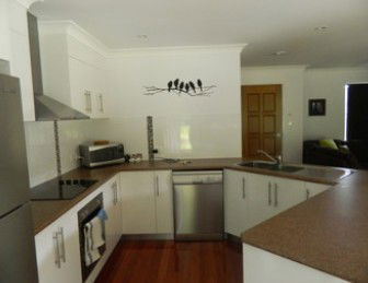 Birdsong - Holiday Home - Tourism Brisbane 4