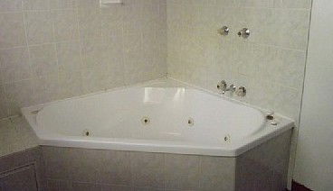 Mountain Manor - Holiday Home - Tourism Brisbane 0
