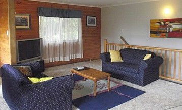 Mountain Manor - Holiday Home - Tourism Brisbane 3