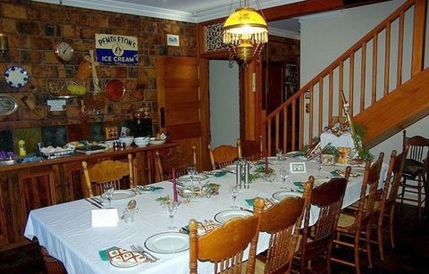 Colonial Cottage - Holiday Home - Tourism Brisbane 5