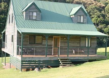Chalet Jemas - Holiday Home - Tourism Brisbane 6