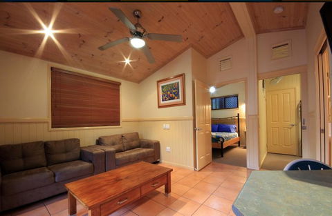 Ashmore Palms Holiday Village - Brisbane 4u 5