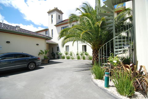 Hotel Dolma - Tourism Brisbane 2