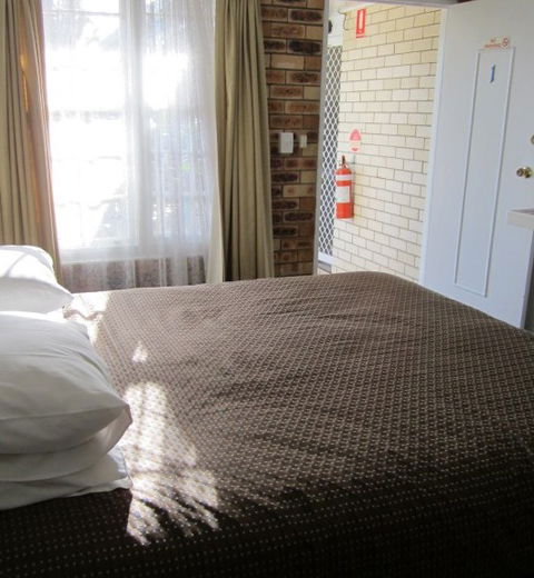 Surf Street Motel - Tourism Brisbane 2