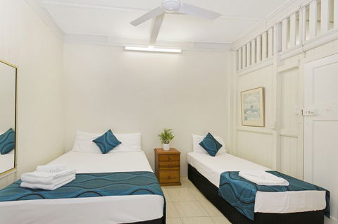 Strand Motel - Brisbane 4u 6