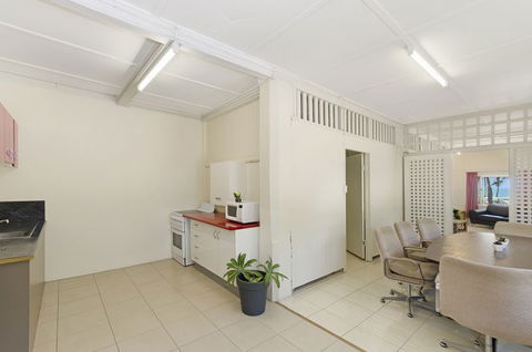 Strand Motel - Brisbane 4u 7