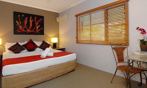 Australis Cairns Beach Resort - Brisbane 4u 3