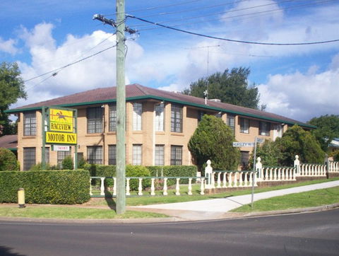 A Raceview Motor Inn - Tourism Brisbane 1