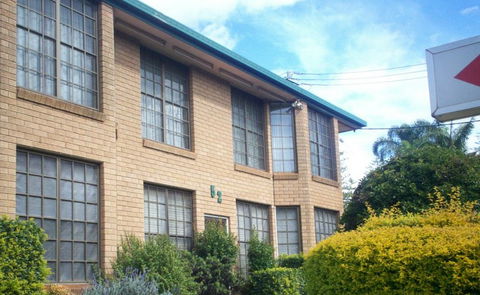 A Raceview Motor Inn - Tourism Brisbane 4
