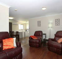 Clifford Gardens Motor Inn - Tourism Brisbane
