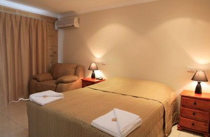Emerald Central Palms Motel - Tourism Brisbane 4