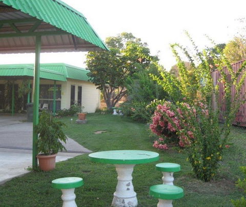 Country Road Motel - Brisbane 4u 5
