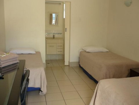 Black Marlin Motel - Tourism Brisbane 1