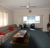 AMELIA STREET GLADSTONE 5 BEDROOMS - Tourism Brisbane