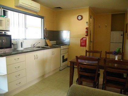 Baudin Budget Units 2&3 And Cottage - Brisbane 4u 1