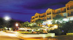 Airlie Beach Hotel - Tourism Brisbane 0