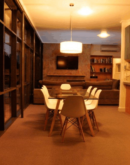 The Yarra Glen Grand Hotel - Brisbane 4u 1