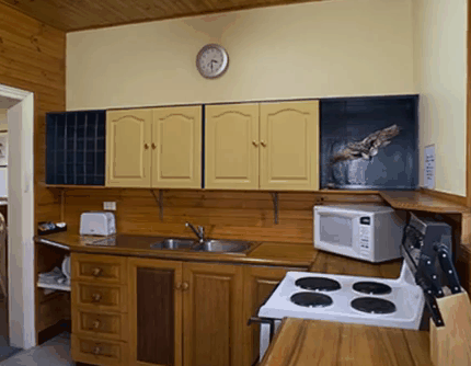 Swansea Motor Inn - Tourism Brisbane 3