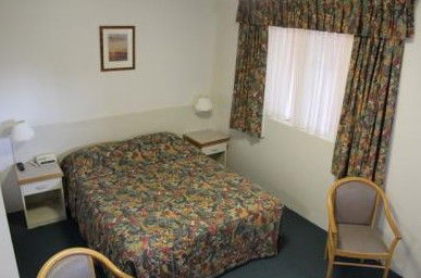 AZA Motel - Brisbane 4u 1