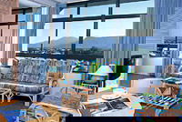 Cairns Sunshine Tower Hotel - Brisbane 4u 1