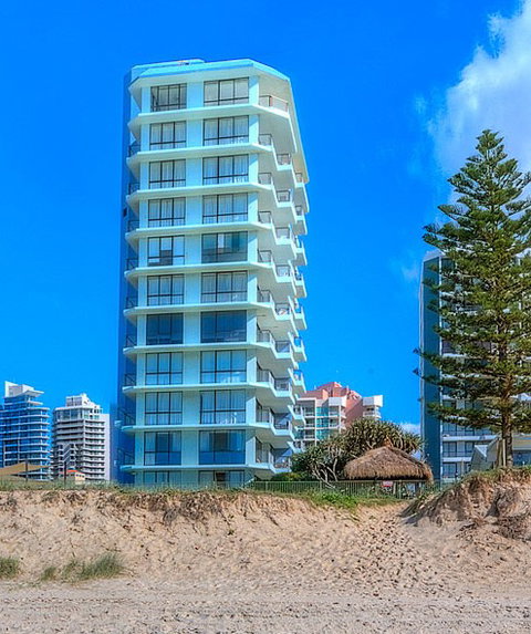 Hibiscus On The Beach - Tourism Brisbane 0