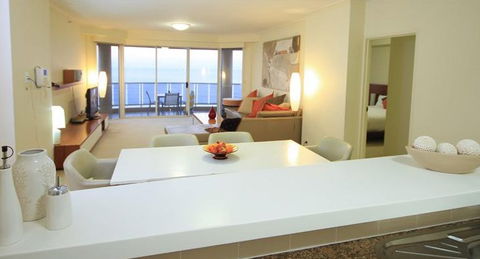 Xanadu Main Beach - Brisbane Tourism 3