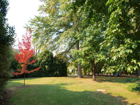Bright Highland Valley Cottages - Tourism Brisbane 3