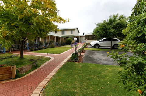 Park Avenue Holiday Units - Tourism Brisbane 0