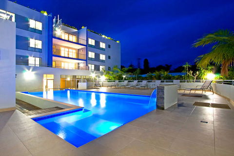 Lakeside Waterfront Apartment 18 - Brisbane 4u 1