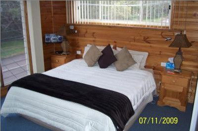 Bateau Bay Beachfront Luxury Accomodation - Brisbane Tourism 1