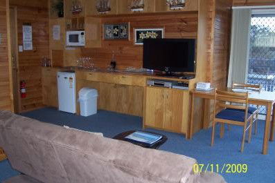 Bateau Bay Beachfront Luxury Accomodation - Brisbane Tourism 2