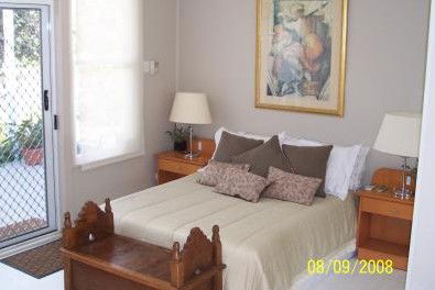 Bateau Bay Beachfront Luxury Accomodation - Brisbane Tourism 4