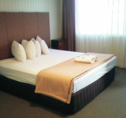 Country Plaza Motor Inn - Brisbane 4u 2