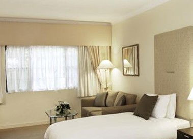 The Hills Lodge Boutique - Tourism Brisbane 1