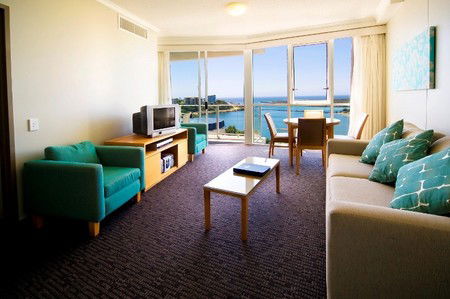 Outrigger Twin Towns Resort - Tourism Brisbane 3