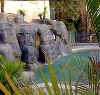 Crusoes Holiday Apartments - Brisbane Tourism