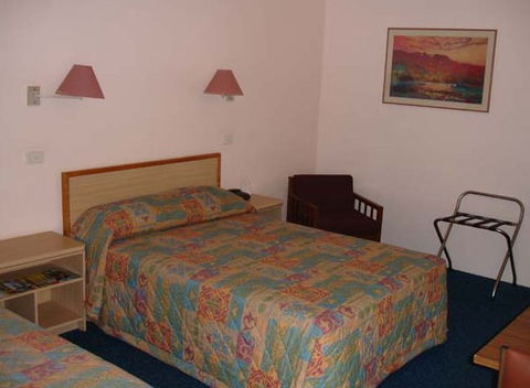 Poinciana Inn - Tourism Brisbane 1