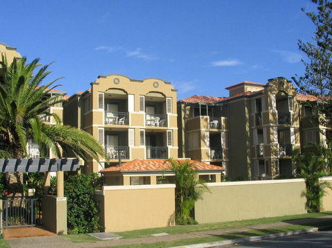 Beaches On Wave Street - Brisbane Tourism 0