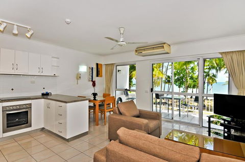 Agincourt Beachfront Apartments - Tourism Brisbane 7