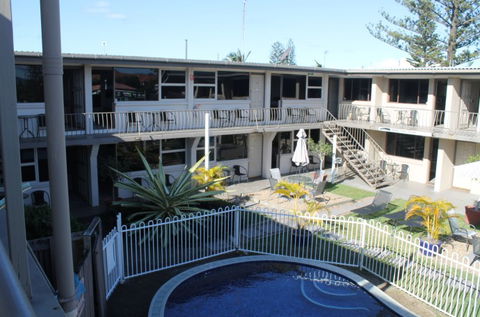 A' Montego Mermaid Beach Motel - Brisbane 4u 3