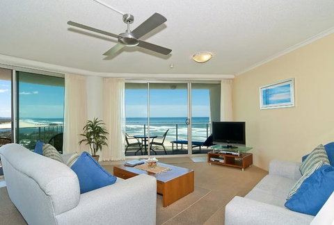 Chateau Royale Beach Resort - Tourism Brisbane 1