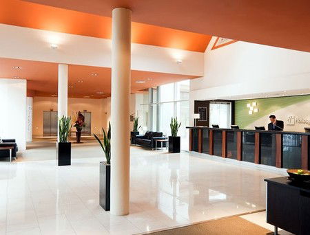 Holiday Inn Potts Point - Tourism Brisbane 4