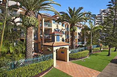 Aruba Surf Resort - Brisbane 4u 5