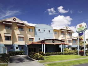 Cairns Queens Court Accommodation - Tourism Brisbane 0